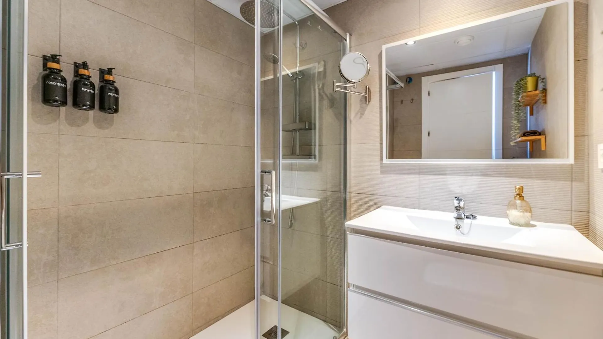 아파트 Urban Chic Loft Malaga City Center 스페인